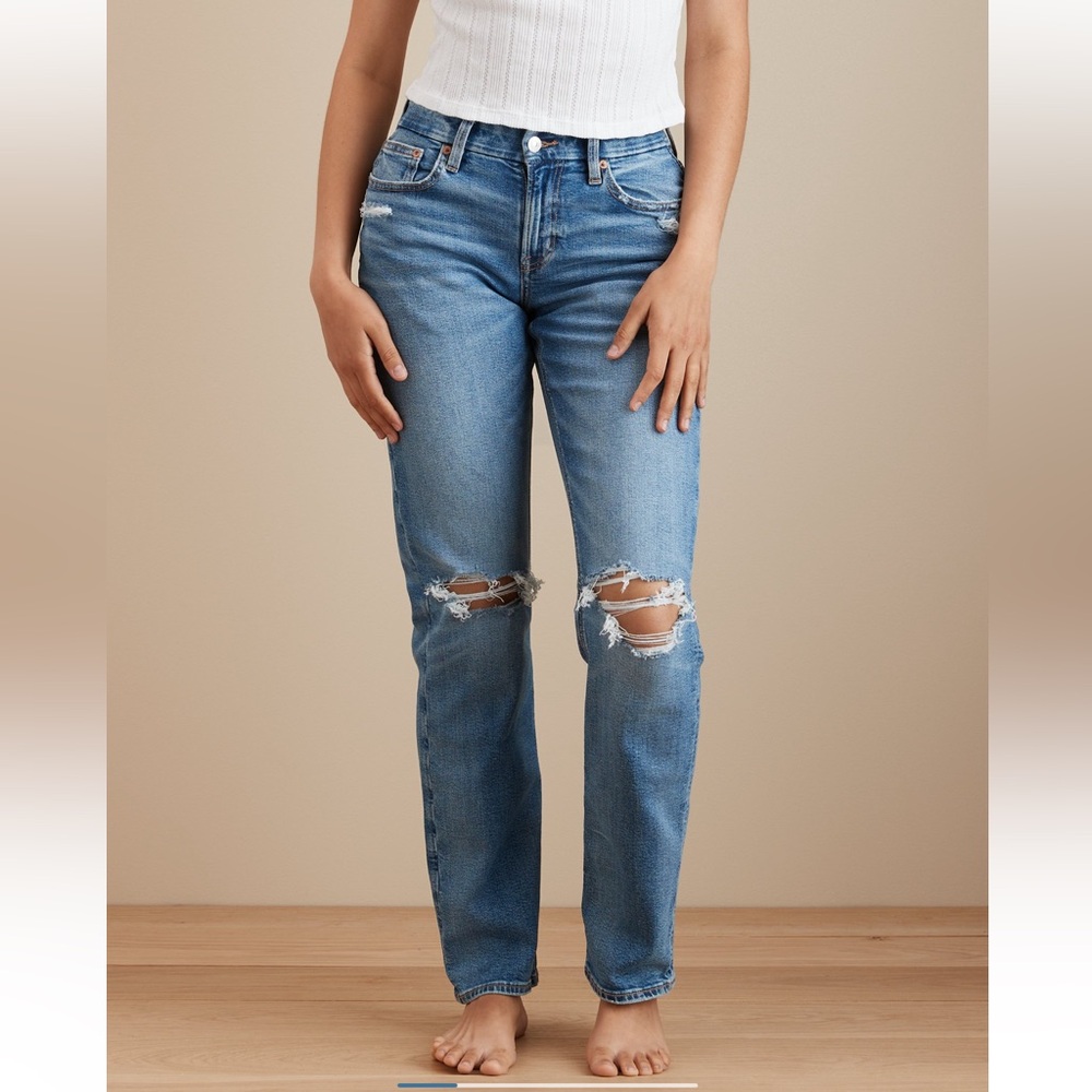 American Eagle 🦅 Stretch Curvy Ripped Straight Jean - Picture 3 of 10